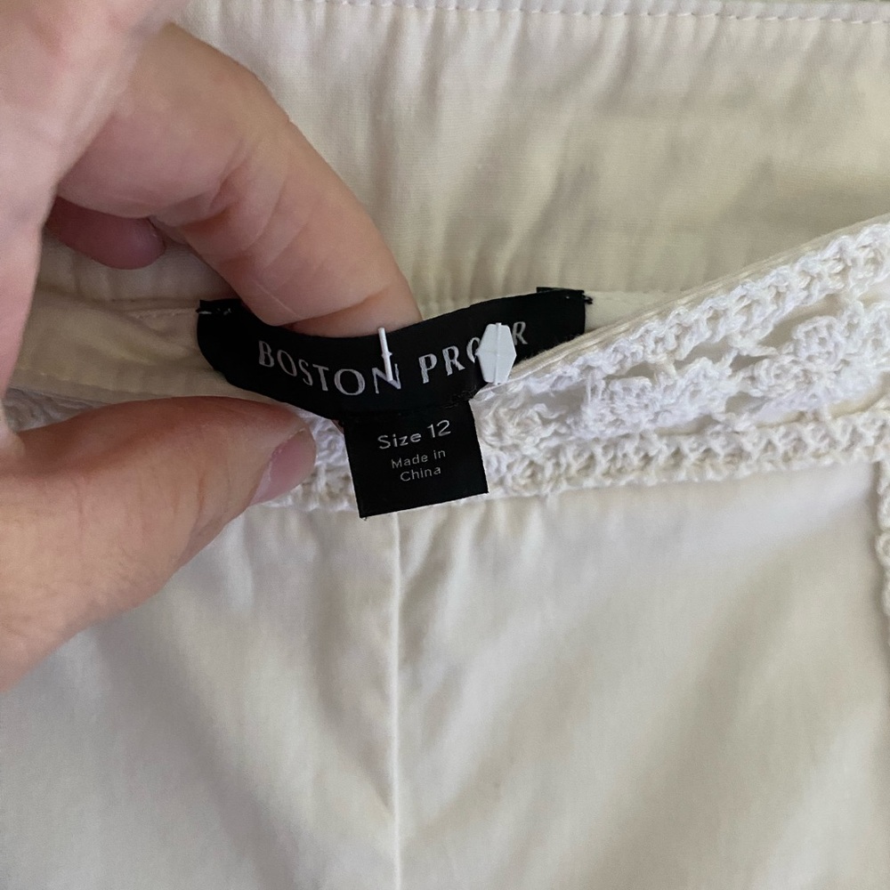 Boston Proper White Crochet Trim Lined Shorts Size 12 - Picture 5 of 6